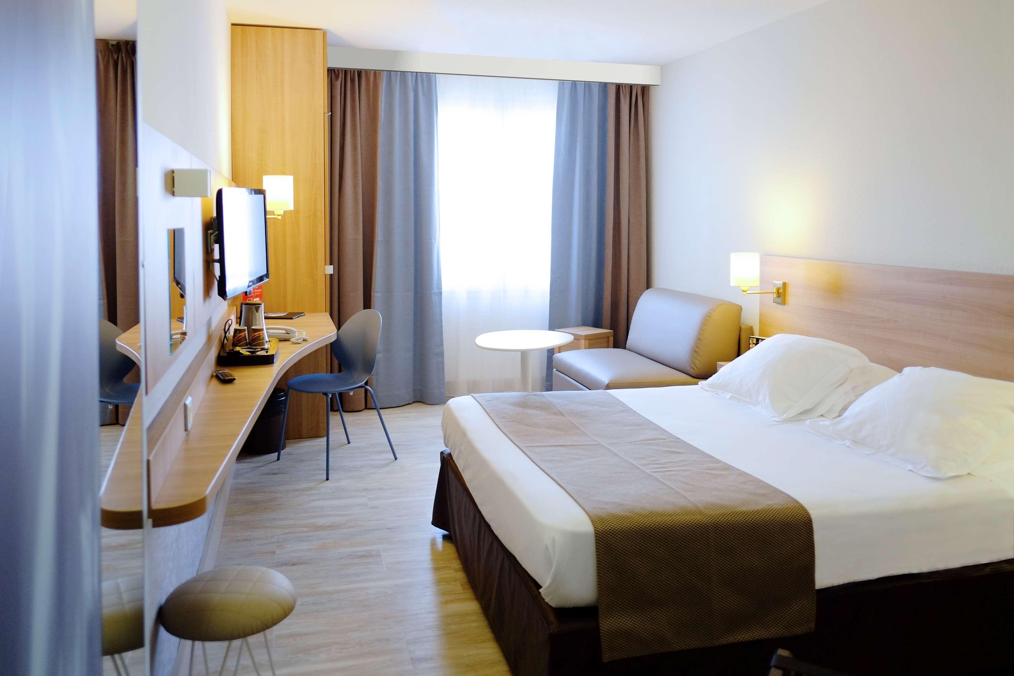 Hotel Western Amirauté 4*